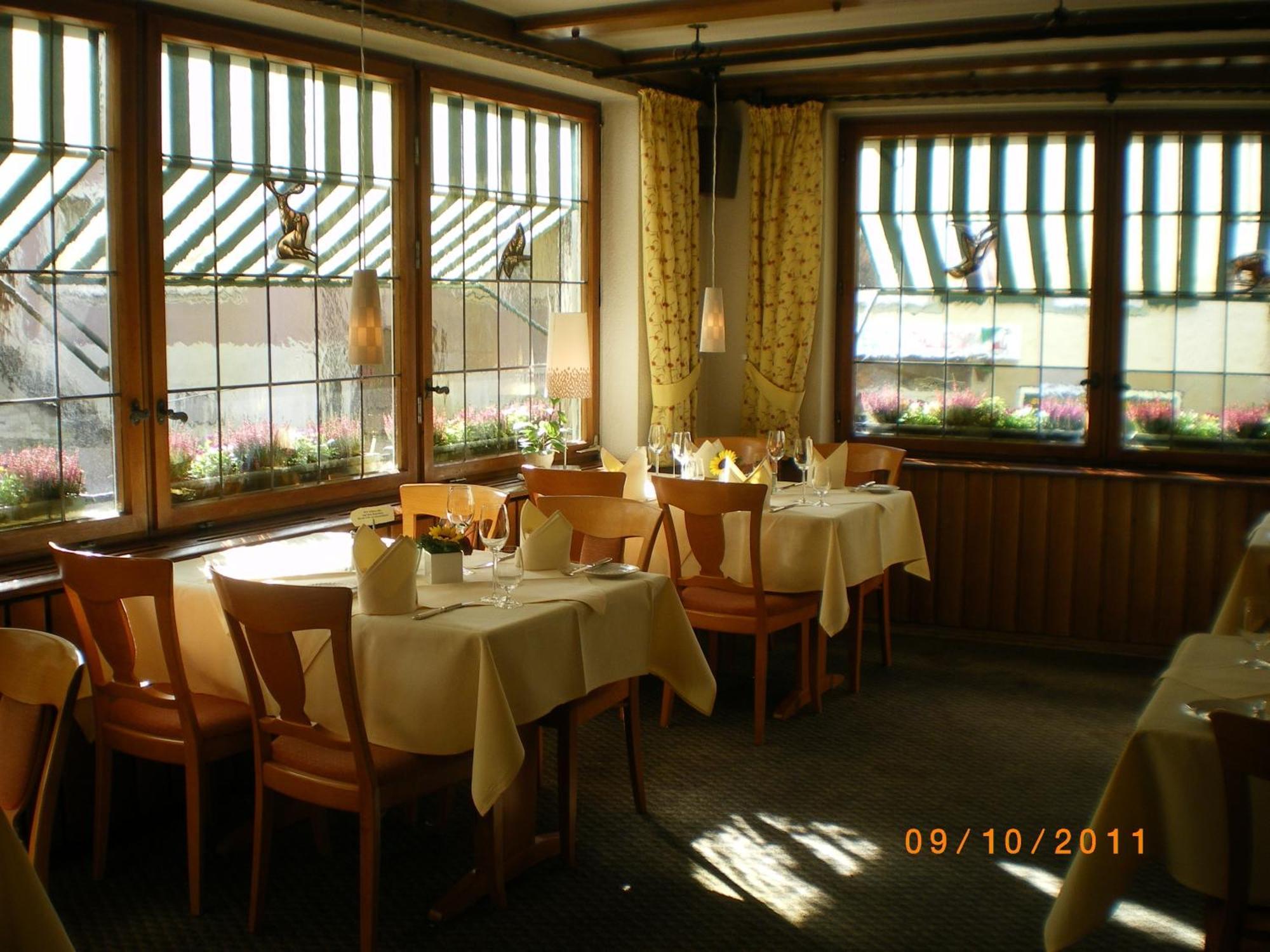 Gasthof Loewen, ハイタースハイム エクステリア 写真