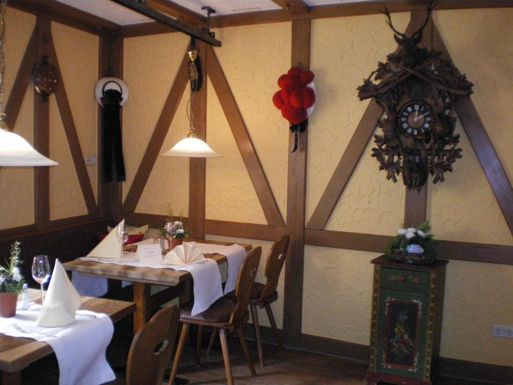 Gasthof Loewen, ハイタースハイム エクステリア 写真