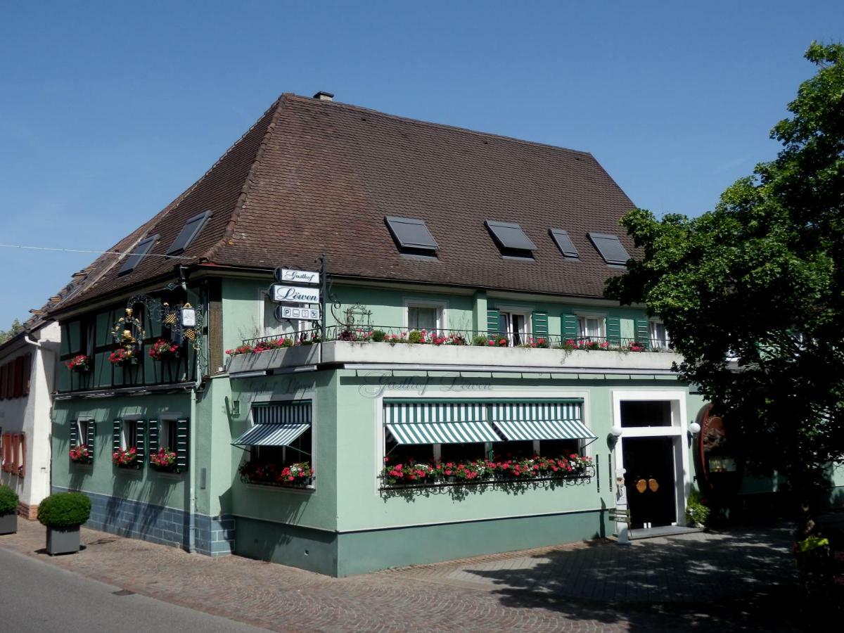 Gasthof Loewen, ハイタースハイム エクステリア 写真